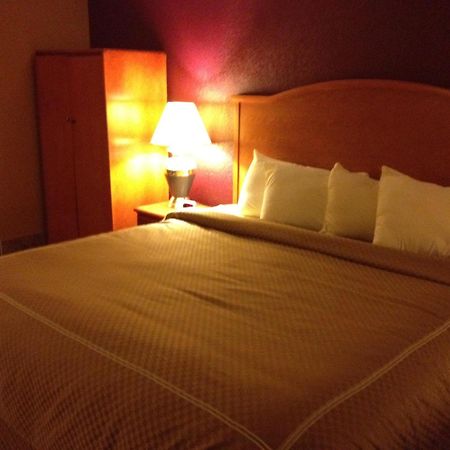 Virginia Inn Lawrence Luaran gambar
