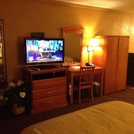 Virginia Inn Lawrence Luaran gambar