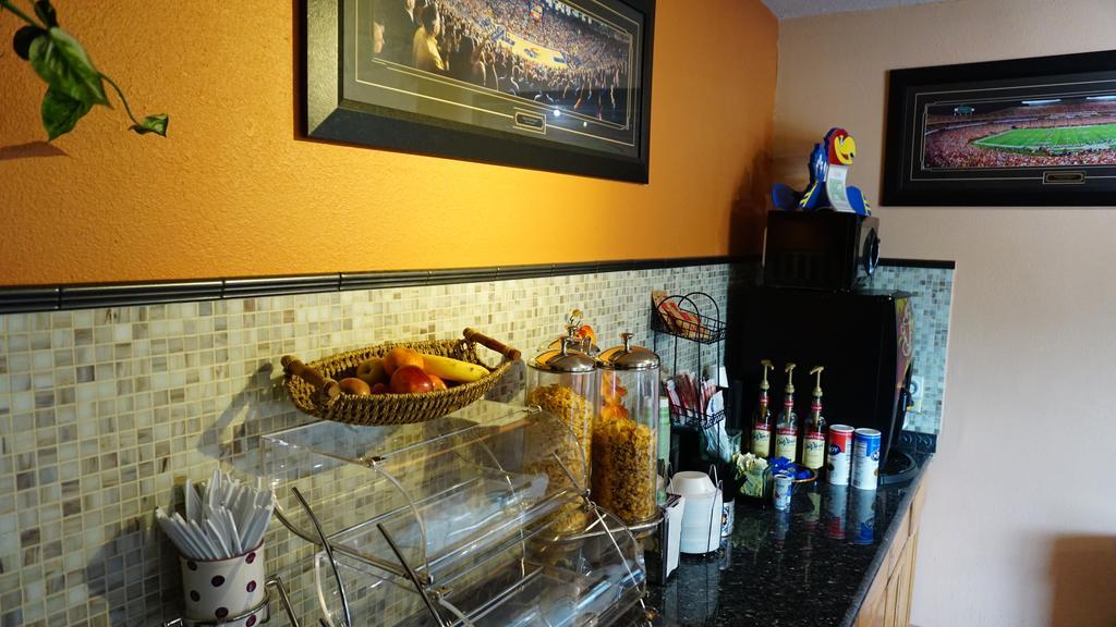 Virginia Inn Lawrence Luaran gambar