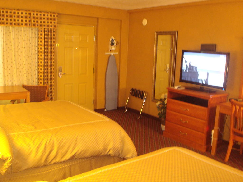 Virginia Inn Lawrence Luaran gambar