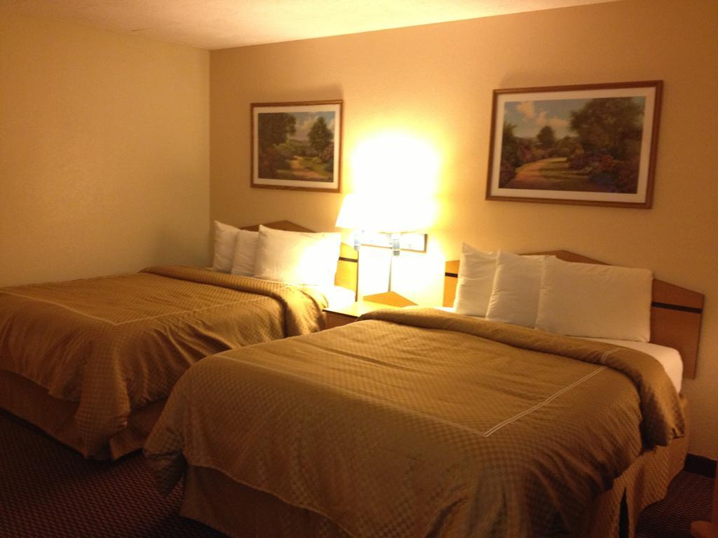 Virginia Inn Lawrence Luaran gambar