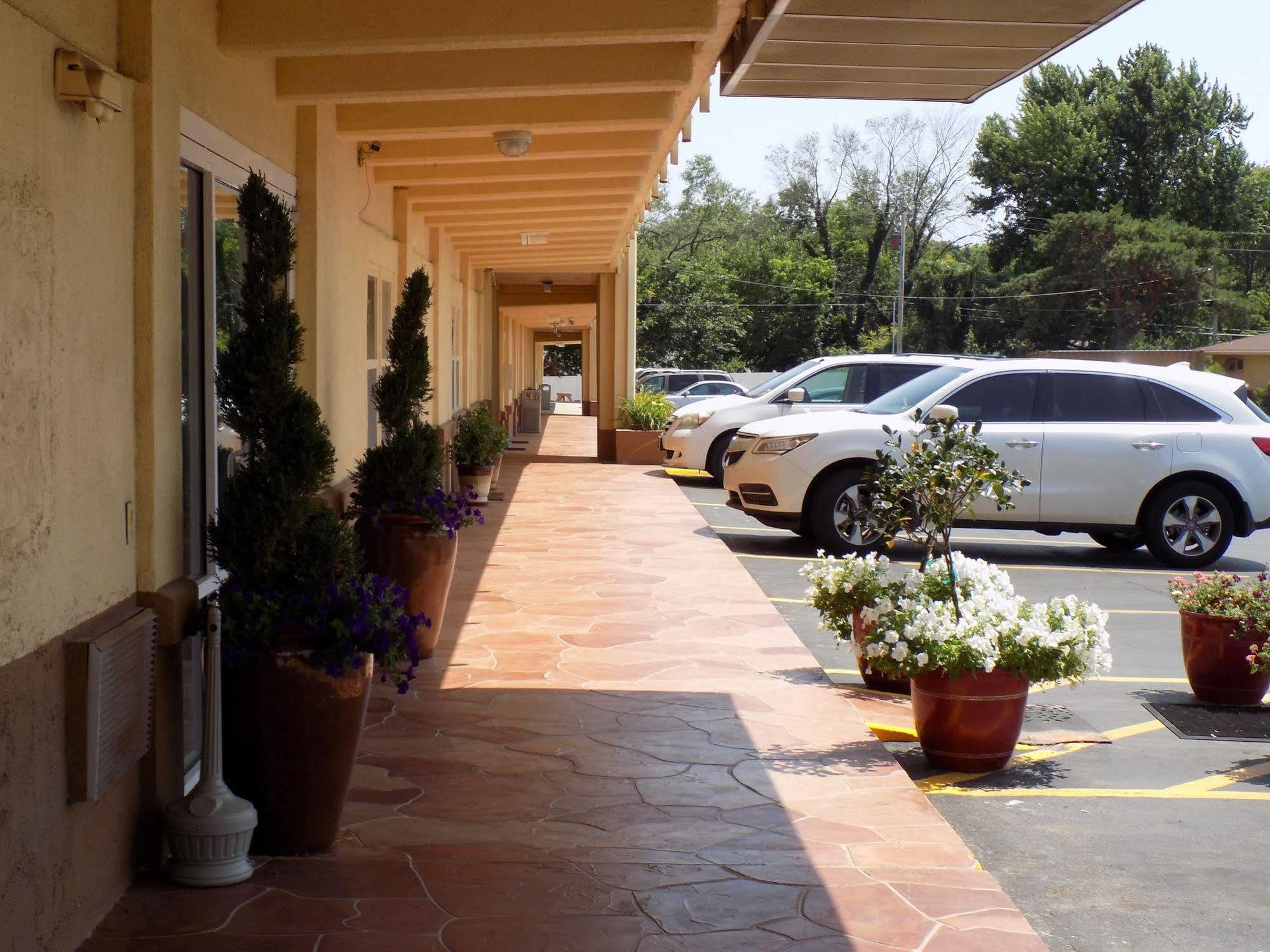 Virginia Inn Lawrence Luaran gambar